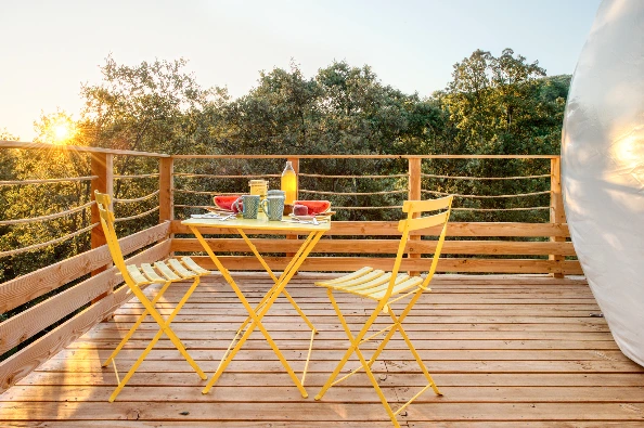 Terrasse privée de la Orion au lever du soleil.